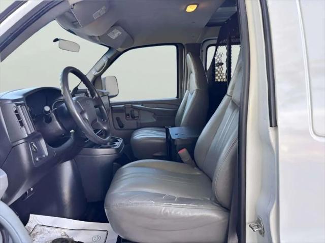 2005 Chevrolet Express Base