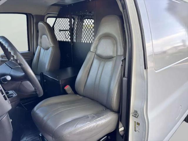 2005 Chevrolet Express Base