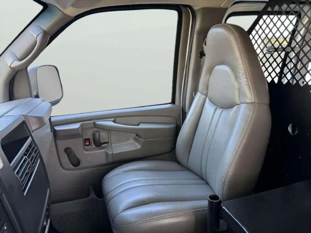 2005 Chevrolet Express Base