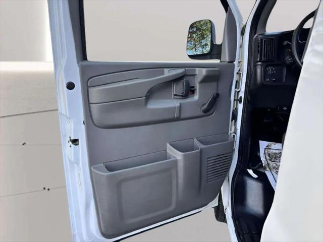 2005 Chevrolet Express Base