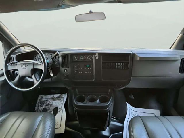 2005 Chevrolet Express Base