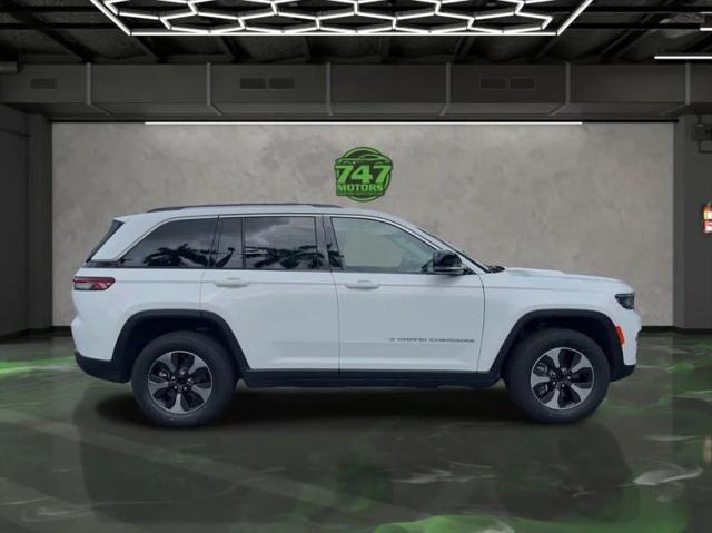 2023 Jeep Grand Cherokee Base