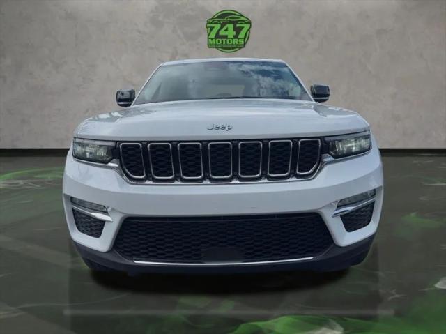 2023 Jeep Grand Cherokee Base