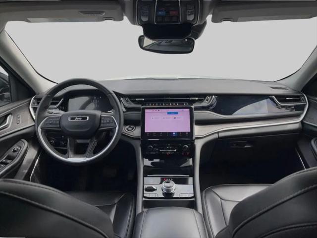 2023 Jeep Grand Cherokee Base