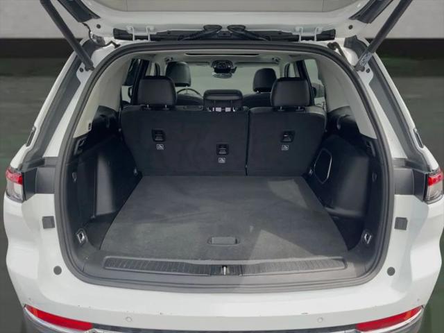 2023 Jeep Grand Cherokee Base