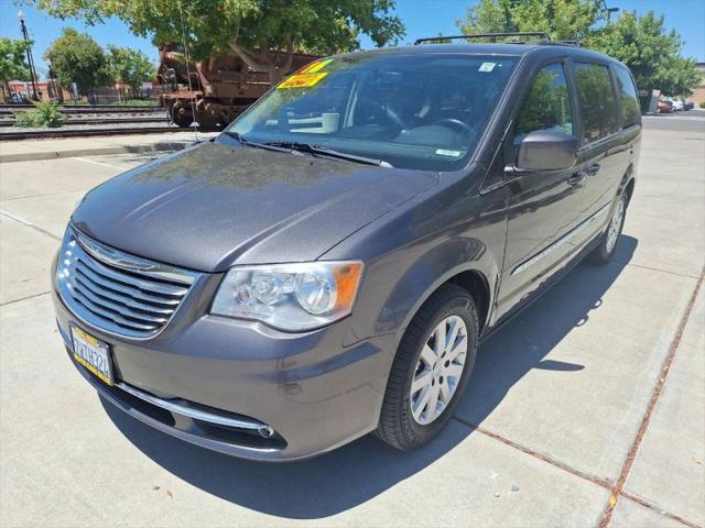 2016 Chrysler Town & Country Touring