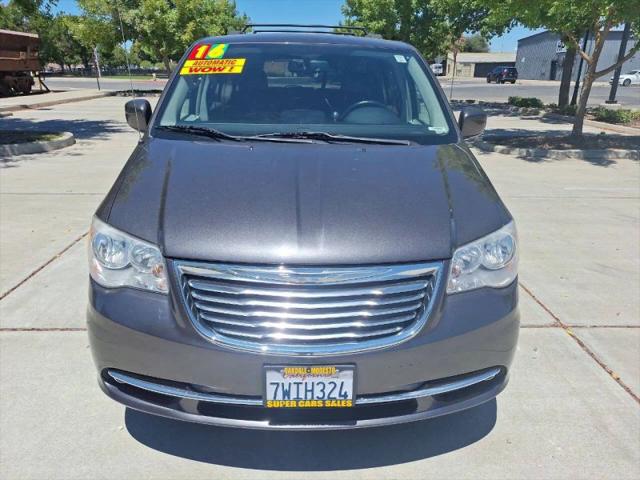 2016 Chrysler Town & Country Touring