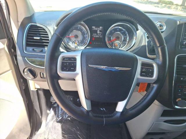 2016 Chrysler Town & Country Touring