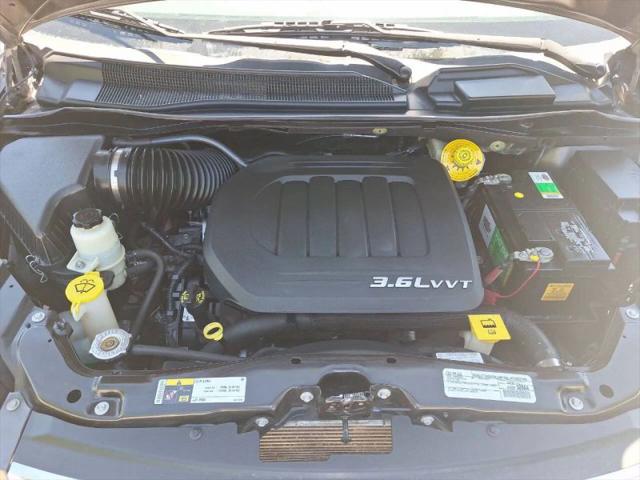 2016 Chrysler Town & Country Touring