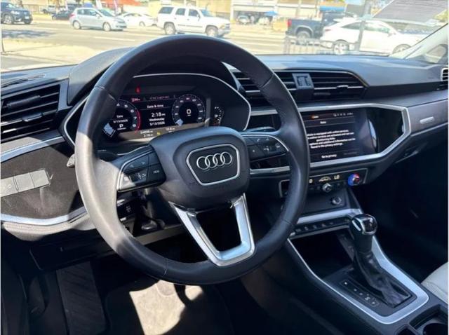 2022 Audi Q3 Premium 40 TFSI quattro Tiptronic