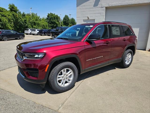 2025 Jeep Grand Cherokee GRAND CHEROKEE LAREDO 4X4