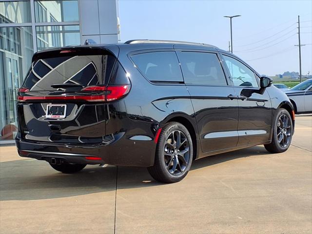 2025 Chrysler Pacifica PACIFICA LIMITED