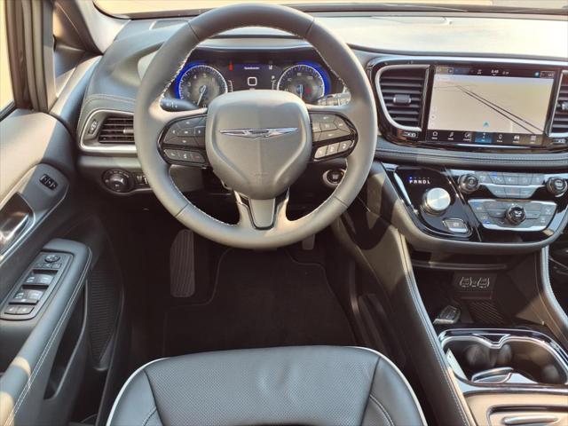 2025 Chrysler Pacifica PACIFICA LIMITED