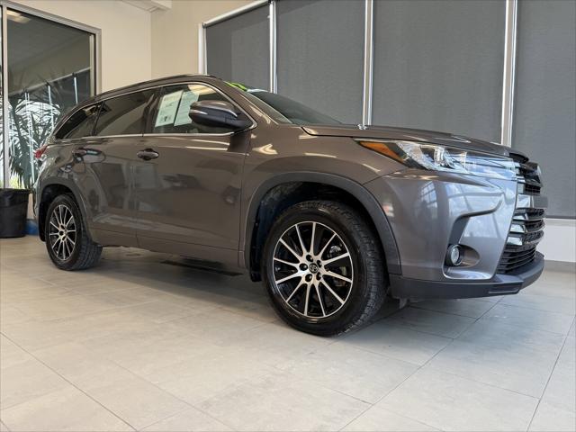 2017 Toyota Highlander SE