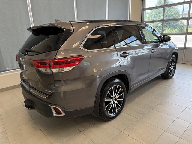 2017 Toyota Highlander SE
