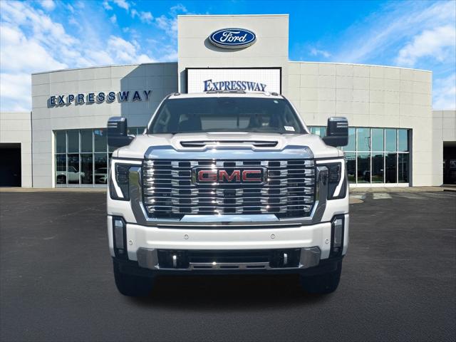 2025 GMC Sierra 2500HD 4WD Crew Cab Standard Bed Denali