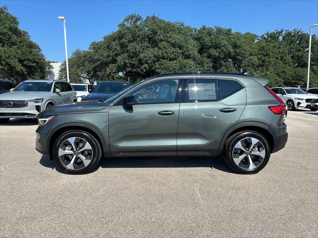 2026 Volvo XC40 Plus, B5 AWD Gas (mild hybrid), Dark