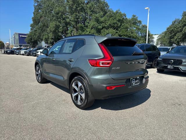 2026 Volvo XC40 Plus, B5 AWD Gas (mild hybrid), Dark