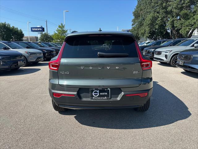 2026 Volvo XC40 Plus, B5 AWD Gas (mild hybrid), Dark