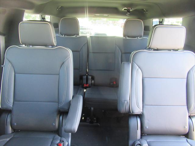 2025 Chevrolet Suburban 4WD Premier