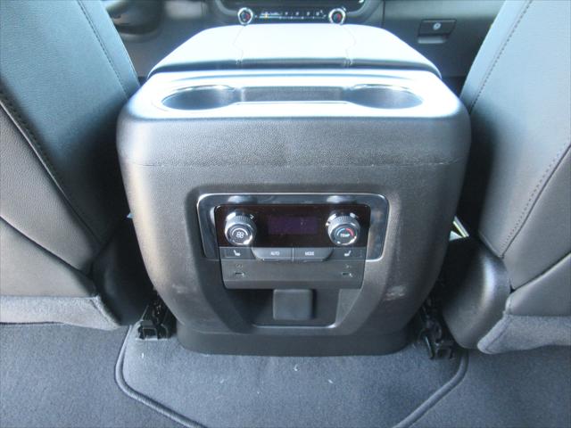 2025 Chevrolet Suburban 4WD Premier