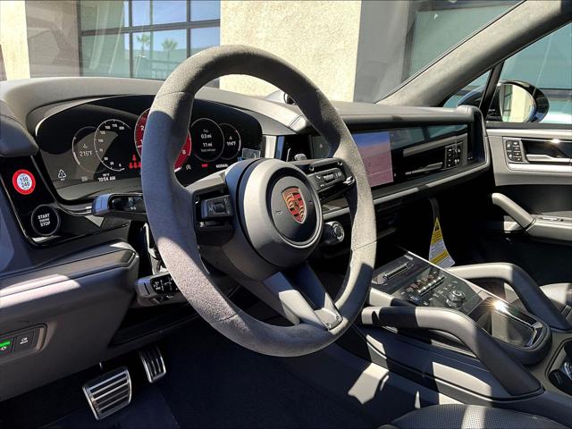 2025 Porsche Cayenne GTS