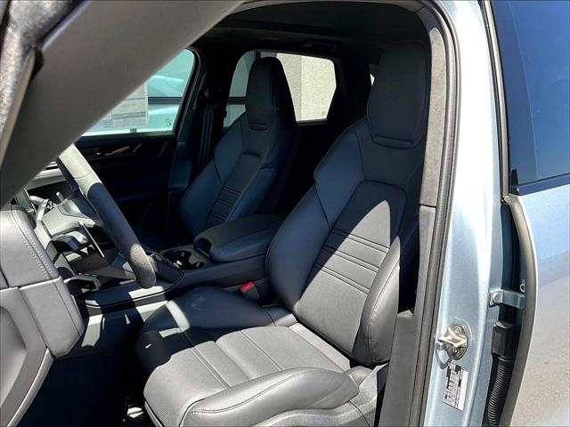 2025 Porsche Cayenne GTS