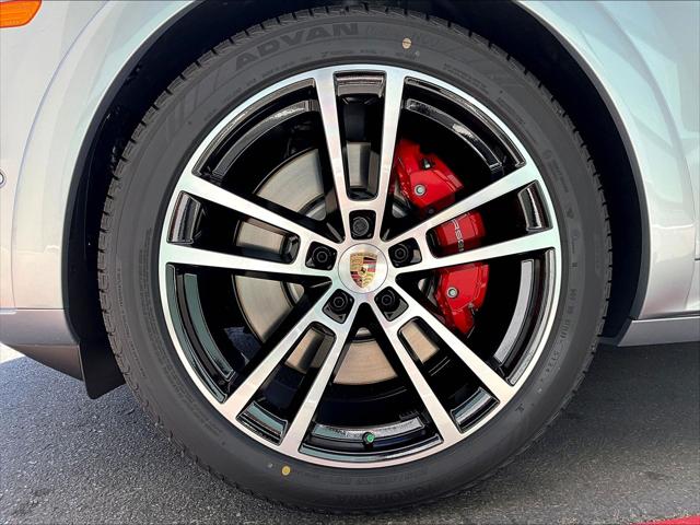 2025 Porsche Cayenne GTS