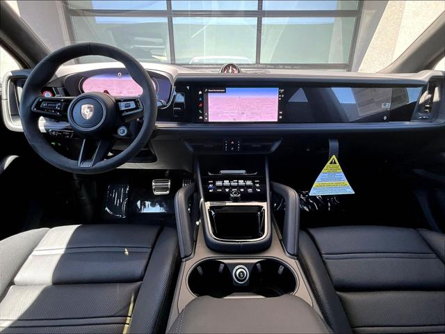 2025 Porsche Cayenne GTS