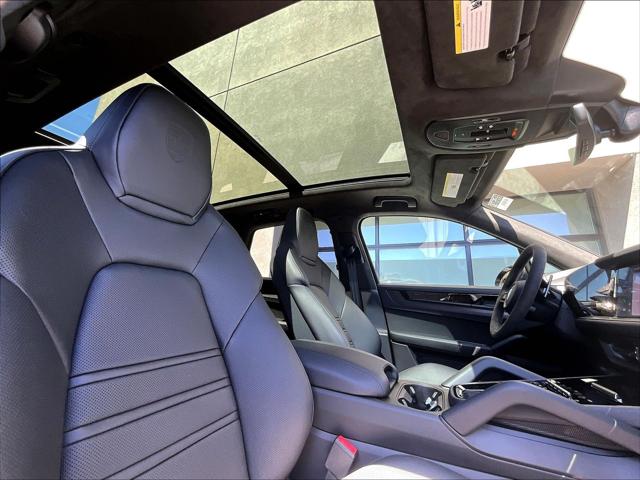 2025 Porsche Cayenne GTS
