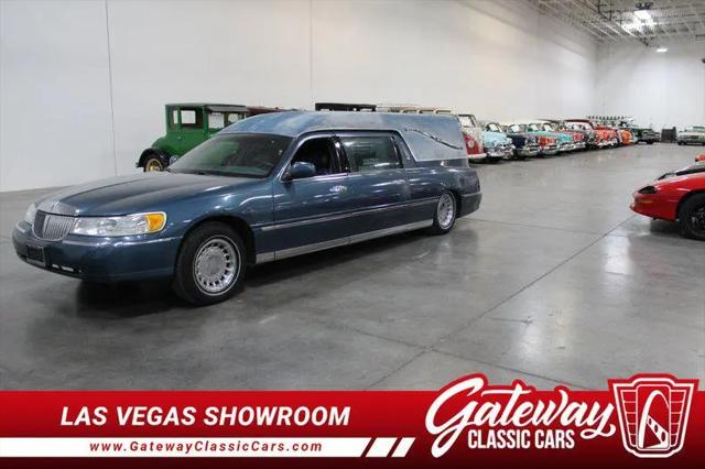 2001 Lincoln Town Car Executive for sale in O Fallon, IL