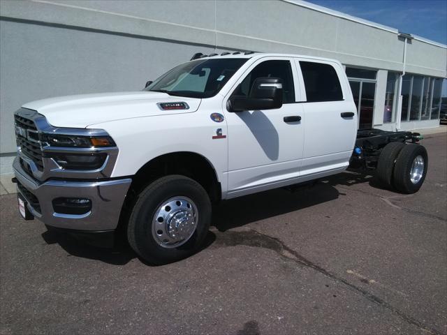 2026 RAM Ram 3500 Chassis Cab RAM 3500 TRADESMAN CREW CAB CHASSIS 4X4 60 CA