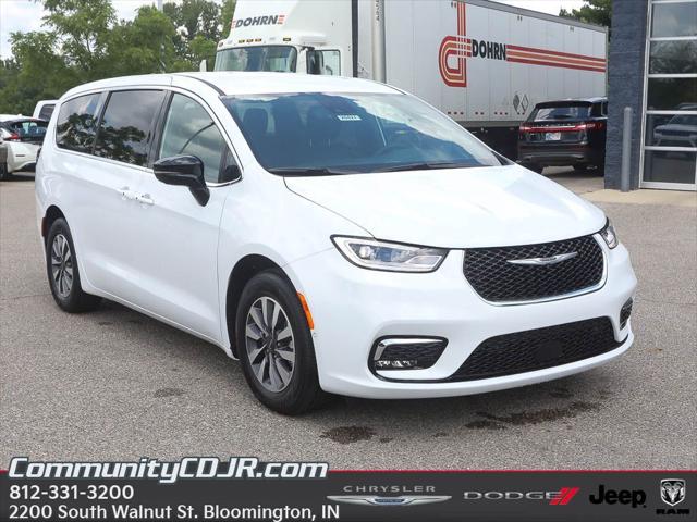 2025 Chrysler Pacifica Hybrid PACIFICA PLUG-IN HYBRID SELECT