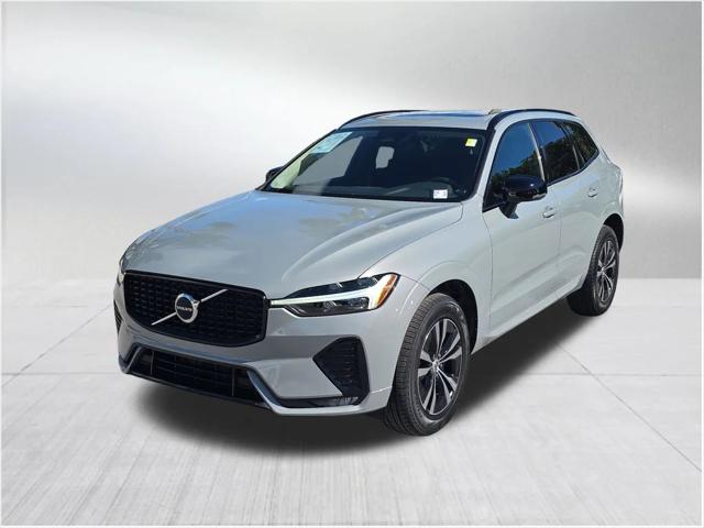 2024 Volvo XC60 B5 Core Dark Theme