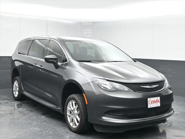 2022 Chrysler Voyager LX