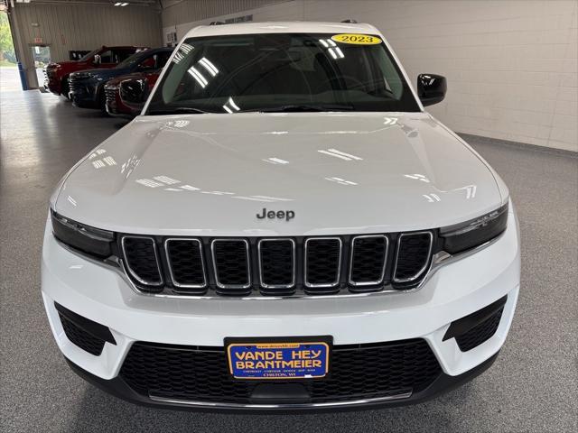 2023 Jeep Grand Cherokee Laredo 4x4