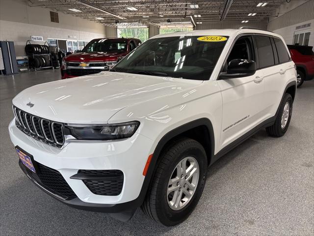 2023 Jeep Grand Cherokee Laredo 4x4