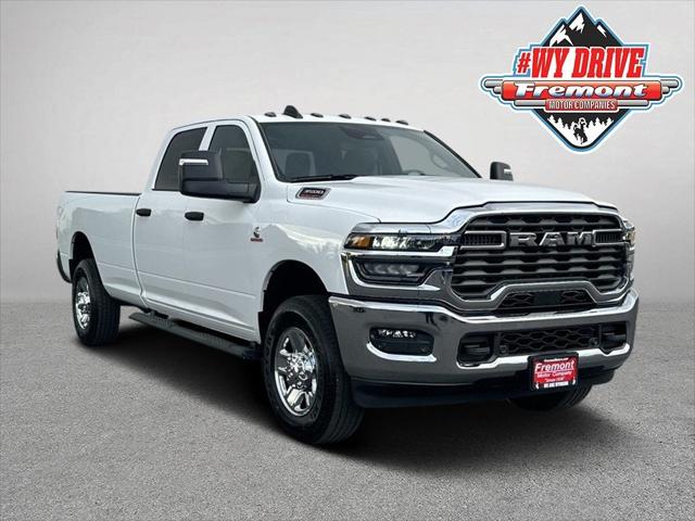 2026 RAM Ram 3500 RAM 3500 TRADESMAN CREW CAB 4X4 8 BOX