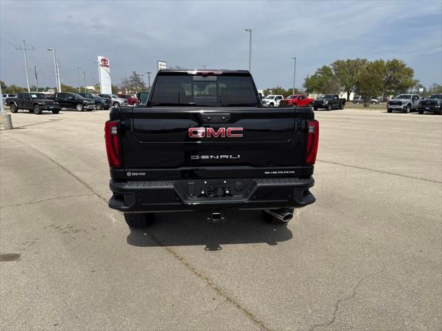 2025 GMC Sierra 2500HD 4WD Crew Cab Standard Bed Denali