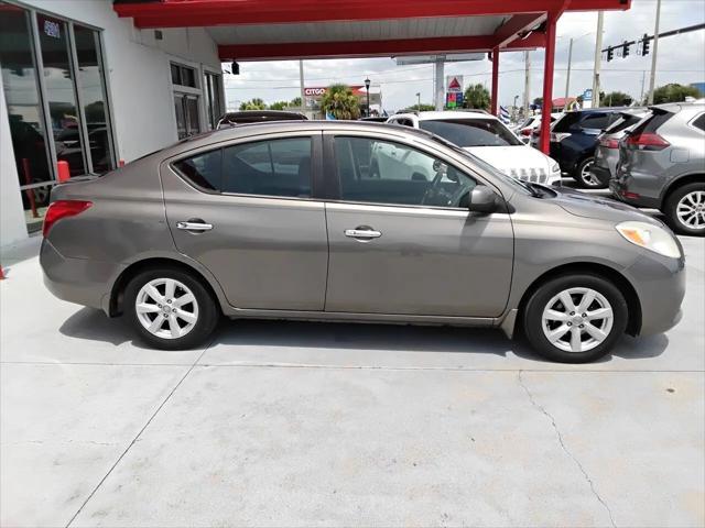 2012 Nissan Versa 1.6 SL