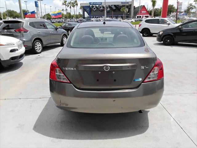 2012 Nissan Versa 1.6 SL