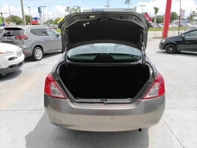 2012 Nissan Versa 1.6 SL