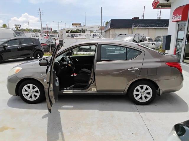 2012 Nissan Versa 1.6 SL