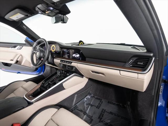 2025 Porsche 911 Carrera