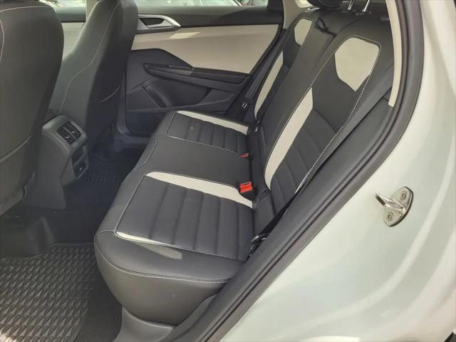 2025 Volkswagen Taos 1.5T SEL