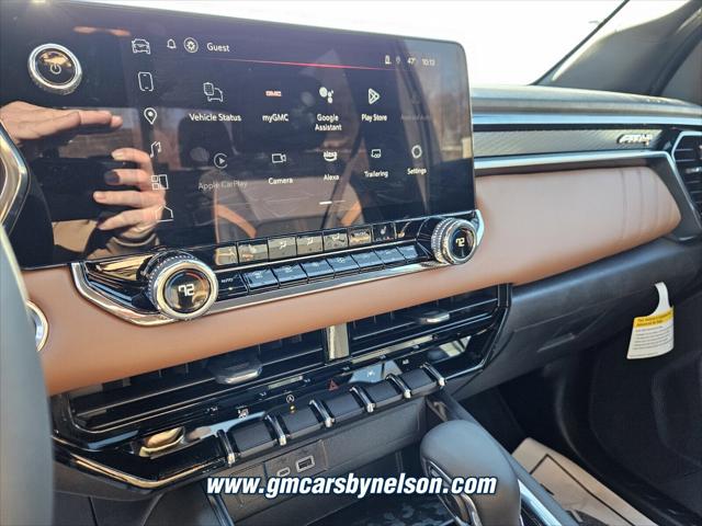 2025 GMC Canyon 4WD AT4