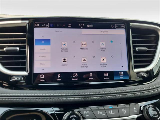 2025 Chrysler Pacifica Select