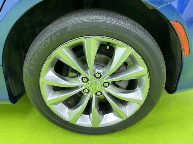 2016 Chrysler 200 S