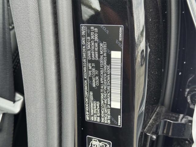 2026 Volvo XC60 B5 Ultra