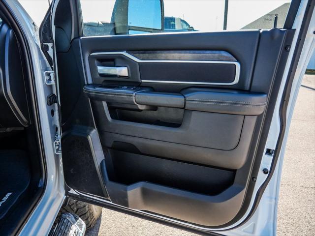 2024 Ram 3500 Big Horn Crew Cab 4x4 8' Box